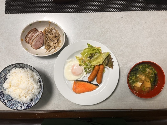 南和海事 船内 朝食